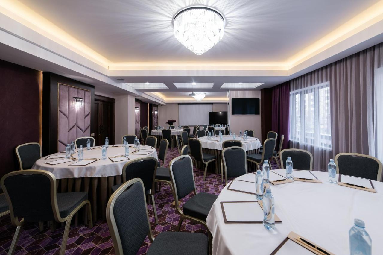 Orient Hotel Biškek Exteriér fotografie