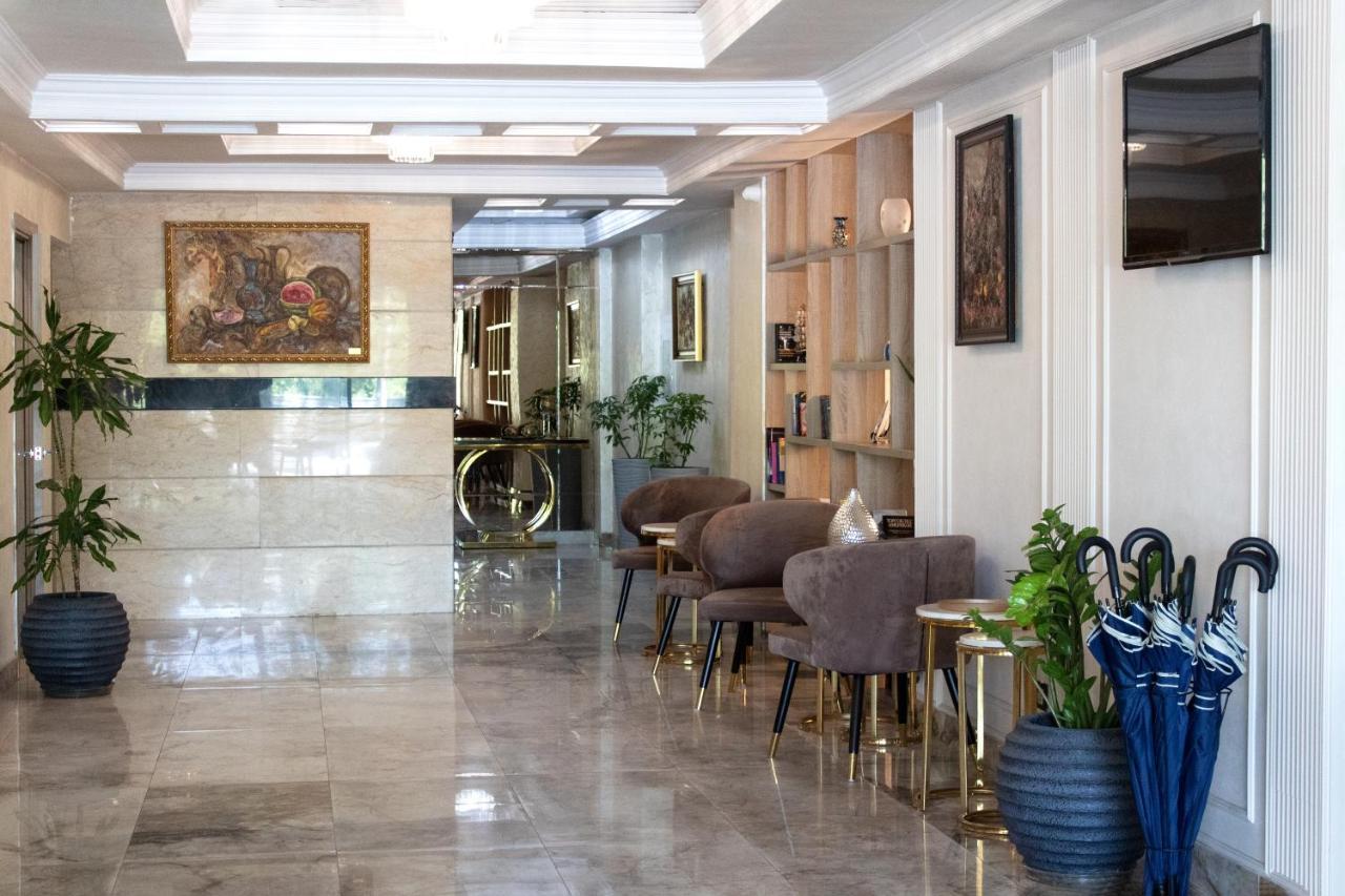 Orient Hotel Biškek Exteriér fotografie